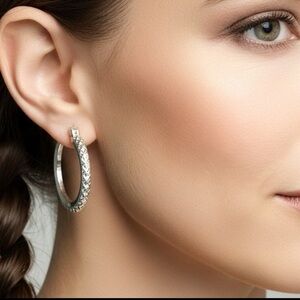 Geometric hoop design earrings, silver tone, for pierced ears 🩶